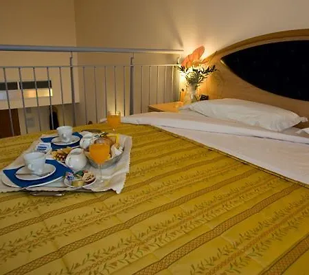 Hotel Blu - Sure Collection By Western Collegno