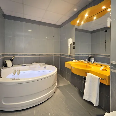 Hotel Blu - Sure Collection By Western Collegno