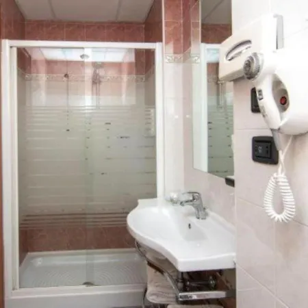 Hotel Blu - Sure Collection By Western Collegno